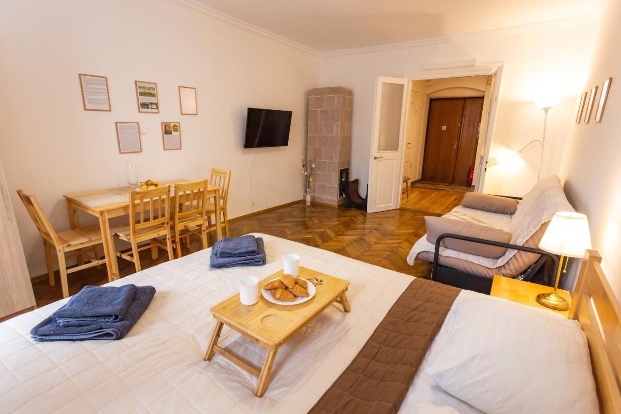 Peaceful Studio On Rynok Square Львов Экстерьер фото