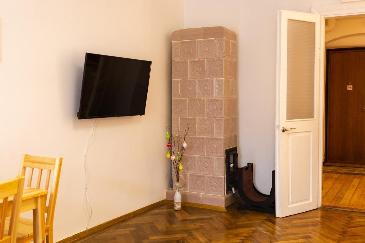 Peaceful Studio On Rynok Square Львов Экстерьер фото