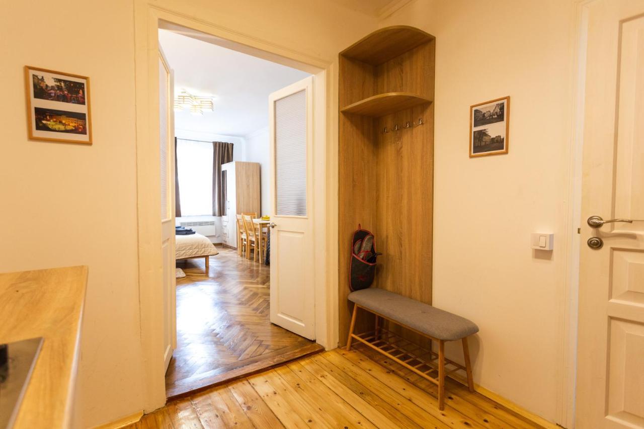 Peaceful Studio On Rynok Square Львов Экстерьер фото